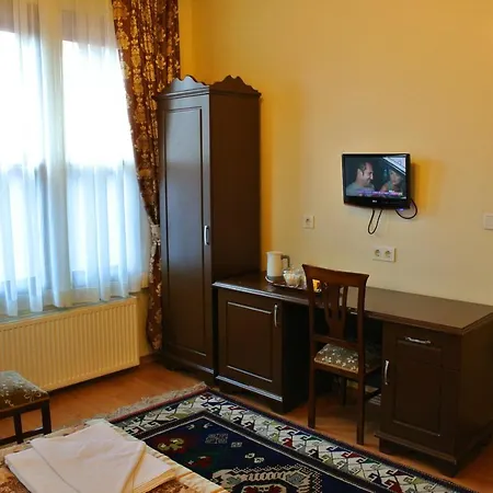 Room In Guest Room - Double Bed With Private Bathroom Close Blue Mosque