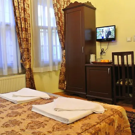 Room In Guest Room - Double Bed With Private Bathroom Close Blue Mosque