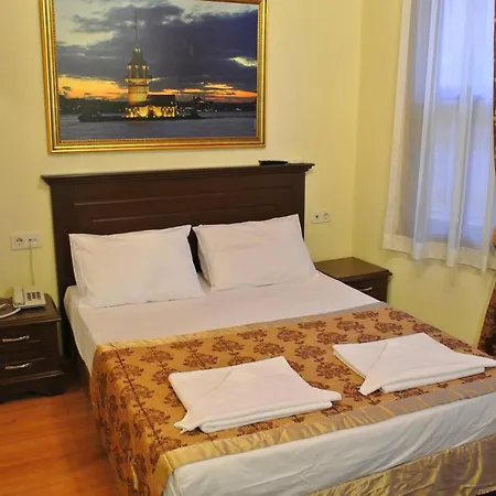 Room In Guest Room - Double Bed With Private Bathroom Close Blue Mosque *